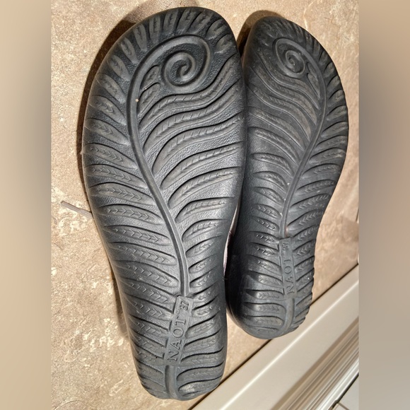 Naot soft casual shoes size 7 - Picture 7 of 7